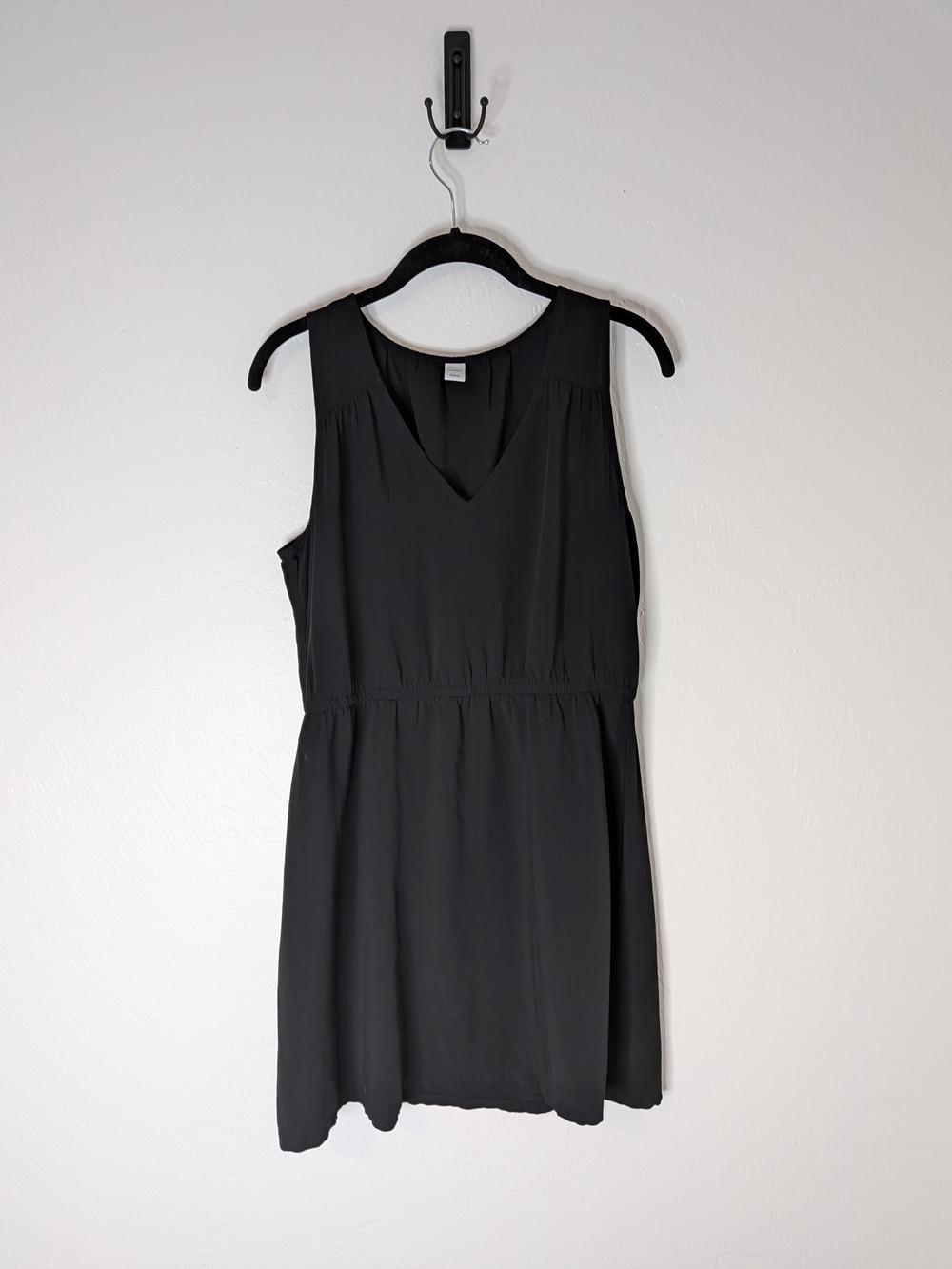 Old Navy Black Sleeveless V-Neck Mini Dress